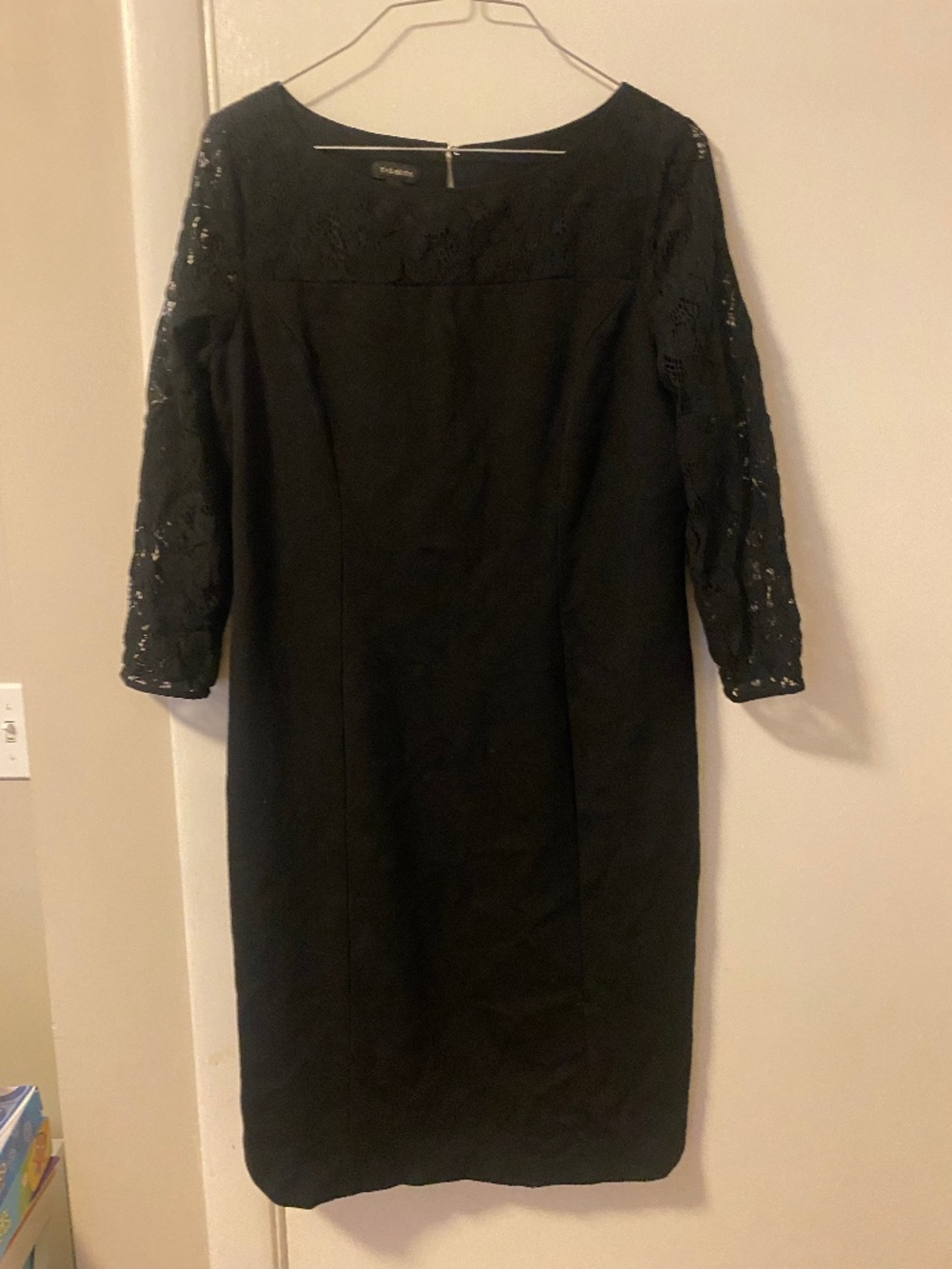 Loft black dress with lace detail at neck and lace sleeves size 6